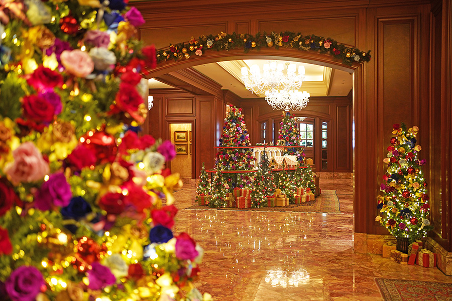 大阪・西梅田のホテル「ザ・リッツ・カールトン大阪」クリスマスツリーの様子(11月21日撮影/Lmaga.jp)