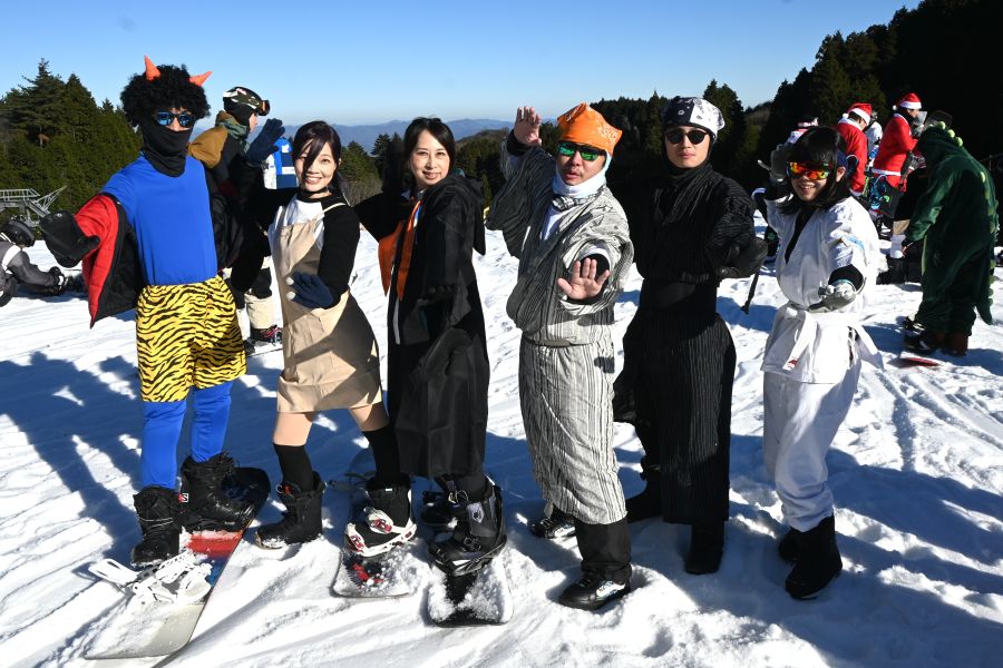 この日のために全国各地から集ったグループ「お天気が最高で気持ちいい」(12月6日「六甲山スノーパーク」)