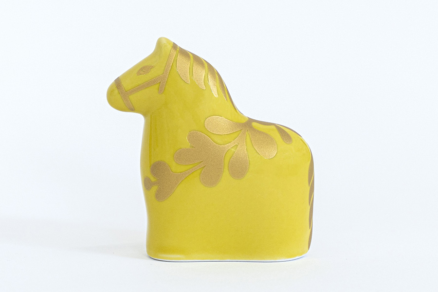 ココロシズカ(黄と金の午、W7×H5.7cm7700円)は販売予定数30個