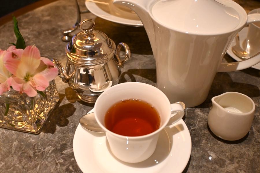 『マリー・アントワネット by マノロ ブラニク アフタヌーンティー』