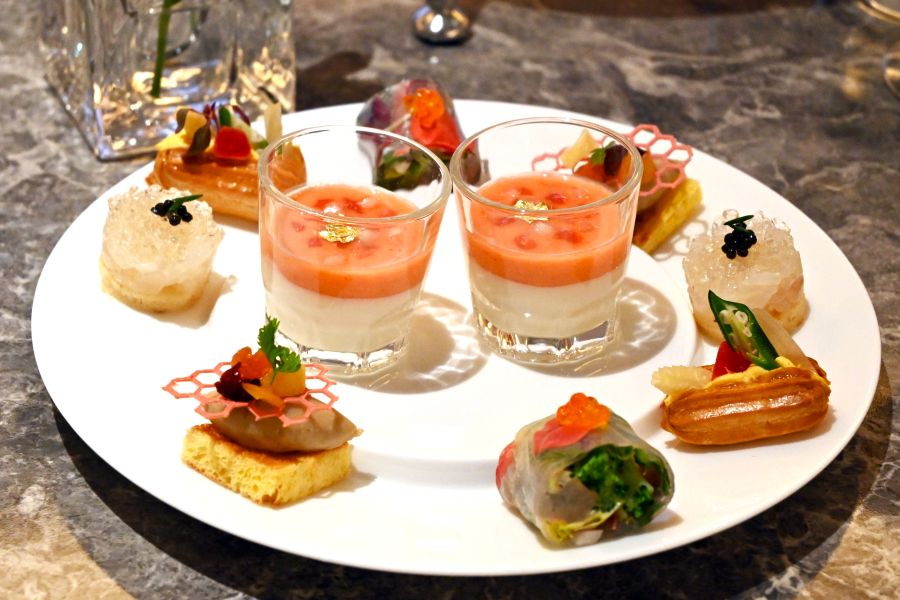 『マリー・アントワネット by マノロ ブラニク アフタヌーンティー』