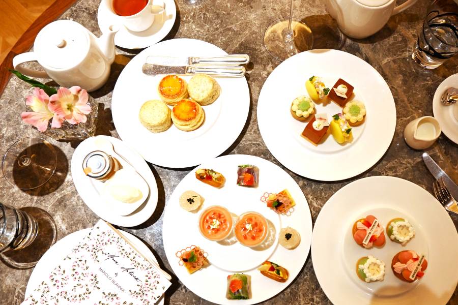 『マリー・アントワネット by マノロ ブラニク アフタヌーンティー』