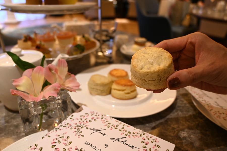 『マリー・アントワネット by マノロ ブラニク アフタヌーンティー』