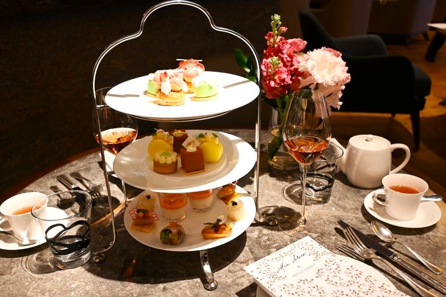 『マリー・アントワネット by マノロ ブラニク アフタヌーンティー』