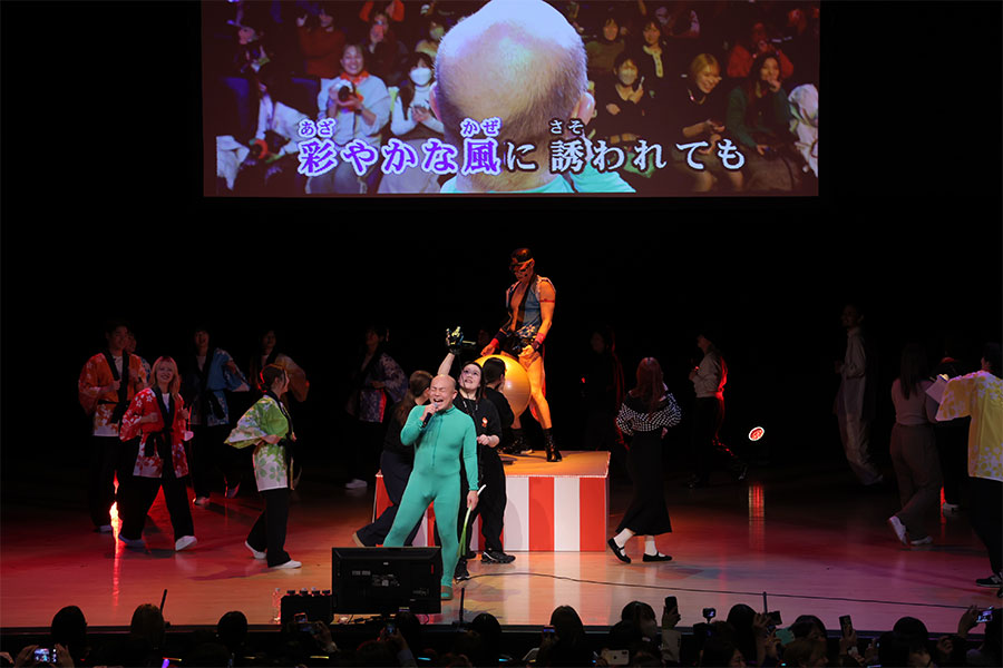 12月10日に大阪にておこなわれた『シャイニング盆踊り』の様子