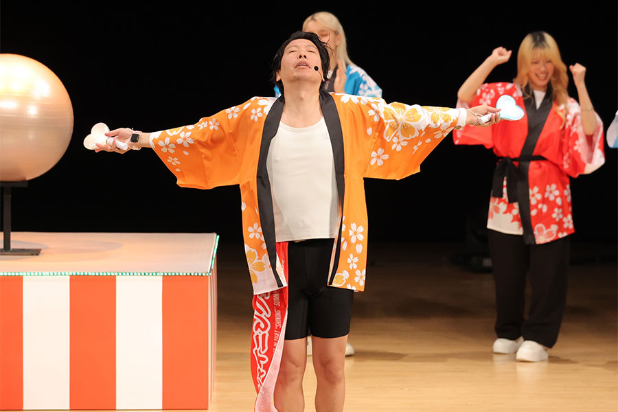 12月10日に大阪にておこなわれた『シャイニング盆踊り』の様子