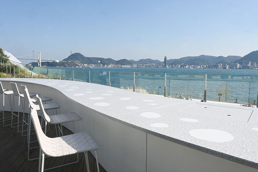 「関門海峡」をのぞむロケーション(リゾナーレ下関)