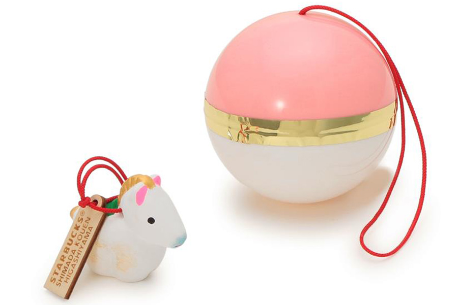 京都の「スターバックス」3店舗限定でゲットできる「縁起物チャーム丙午歳干支土鈴(ひのえうまどしえとどれい)」(2700円)