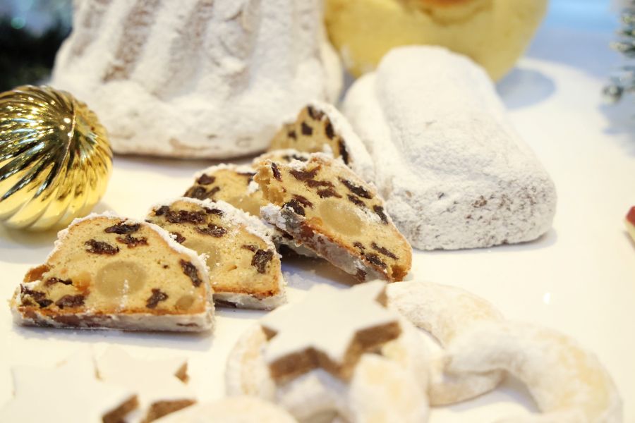 シュトレーンには、ドライフルーツがたっぷり。「スイスホテル南海大阪」