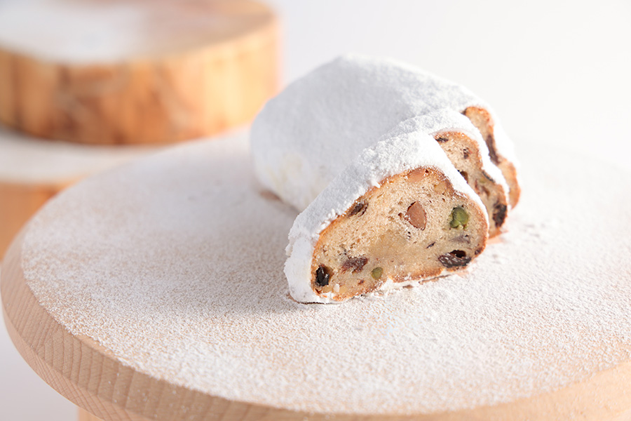 ホテル「W大阪」(大阪市中央区)の「オリジナルシュトーレン」2200円