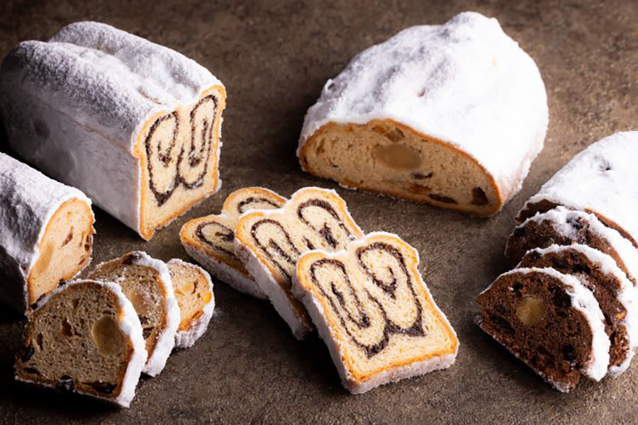 「ヒルトン大阪」(大阪市北区)のシュトーレン。写真左から、ポピーシード(3300円)、プレーン(3500円)、チョコレート(3500円)※各種・箱入りサイズ