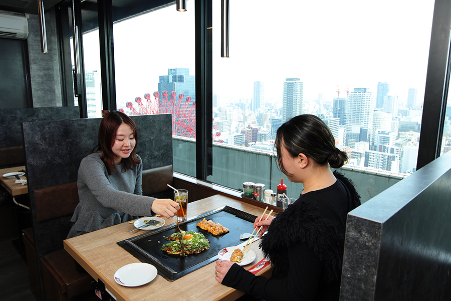 「HEP FIVE」の観覧車を見下ろせる位置で楽しめる贅沢な「鶴橋風月」