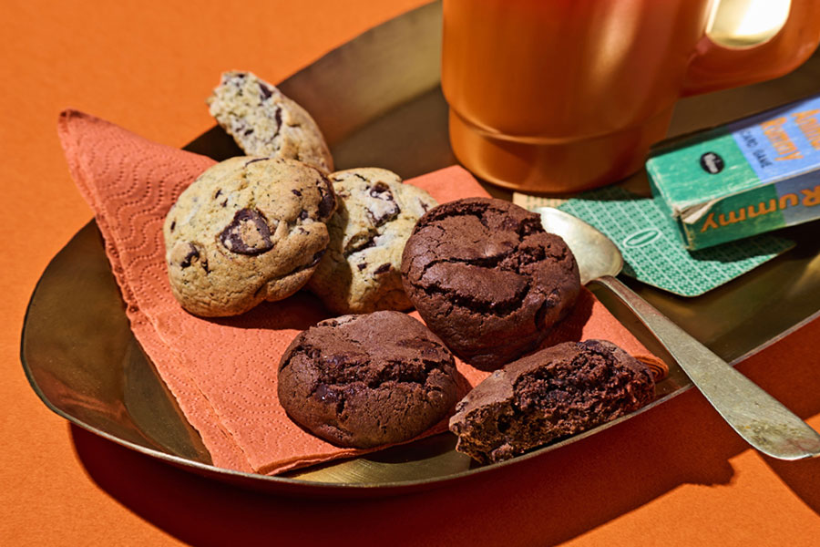 「パティスリー・サダハル・アオキ・パリ」NYクッキーセット ウメハン(各2枚入り)2592円 【阪急うめだ本店限定】◎後半 いつものAOKIのクッキーと異なる新境地、ねっちり食感に注目