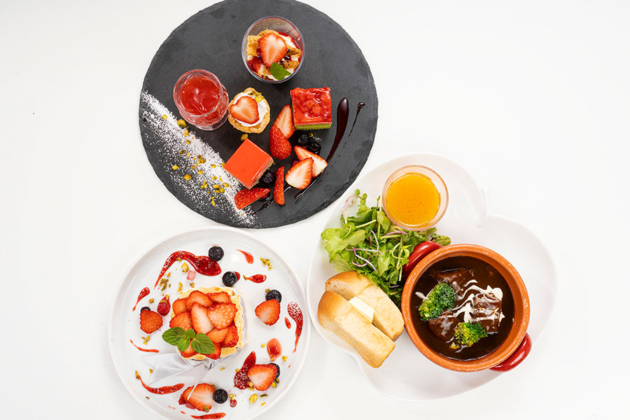 「信州いちごのアフタヌーンティー」で提供される3皿のメニュー