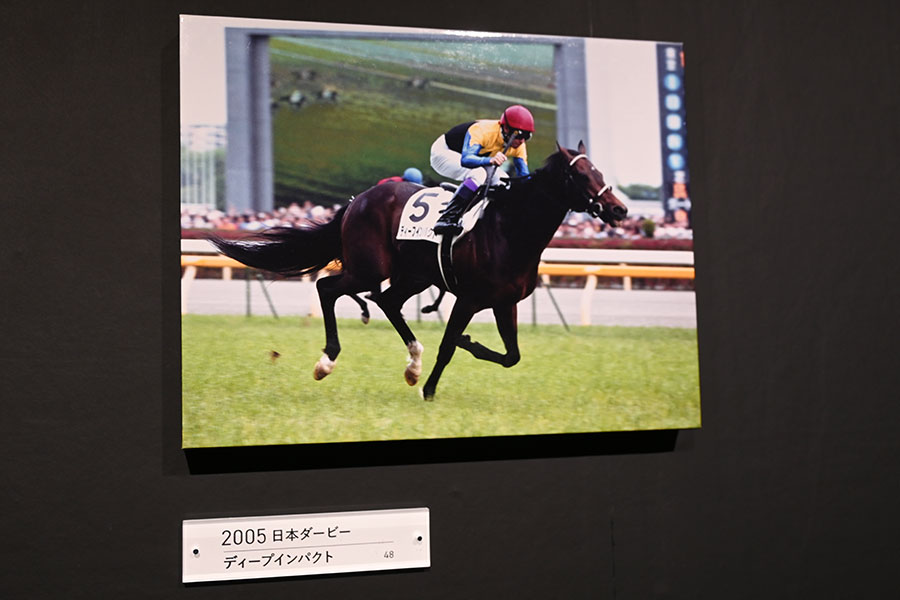 記念展示『THE JOCKEY~武豊が魅せた40年~』の様子(Lmaga.jp撮影)