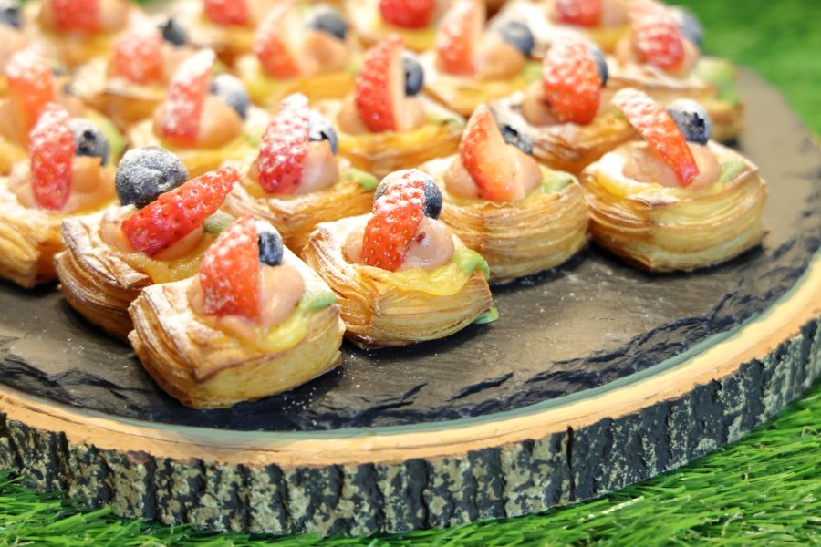 ベリーのデニッシュがミニサイズで。可愛すぎる!