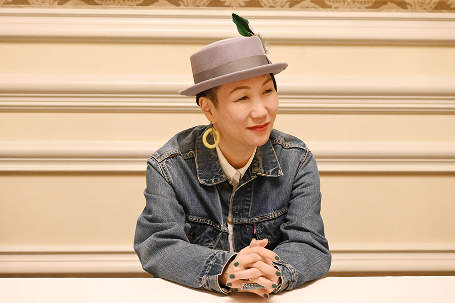 映画『レンタル・ファミリー』のHIKARI監督