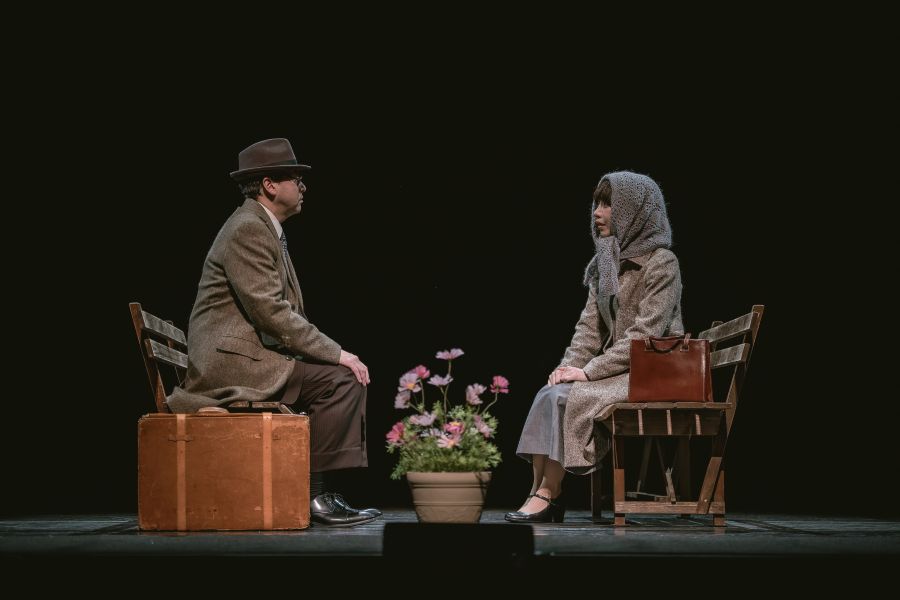 神戸文化ホール開館50周年記念事業『流々転々 KOBE 1942-1946』(撮影:井上嘉和)