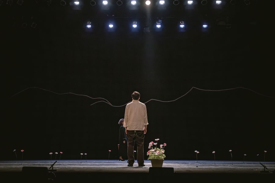 神戸文化ホール開館50周年記念事業『流々転々 KOBE 1942-1946』(撮影:井上嘉和)