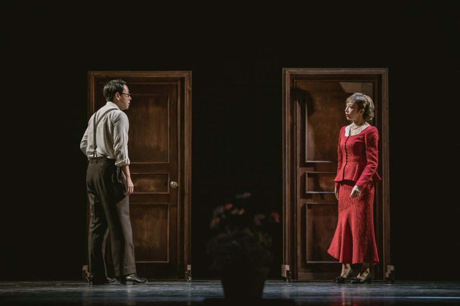 神戸文化ホール開館50周年記念事業『流々転々 KOBE 1942-1946』(撮影:井上嘉和)