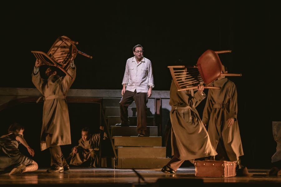 神戸文化ホール開館50周年記念事業『流々転々 KOBE 1942-1946』(撮影:井上嘉和)