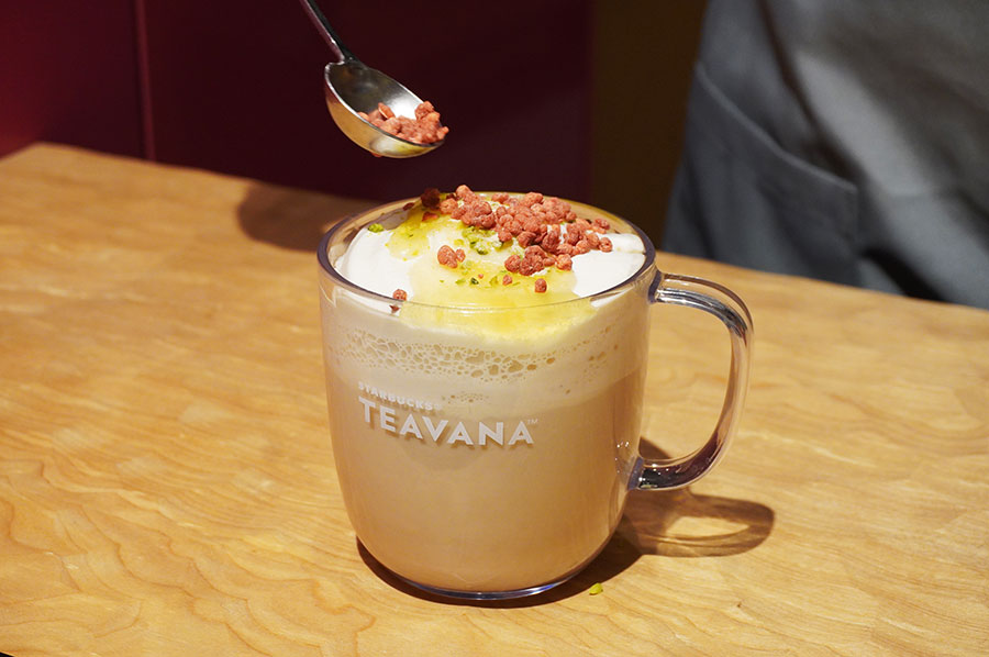 おすすめカスタマイズは、フリーズドライストロベリー(110円)のトッピング