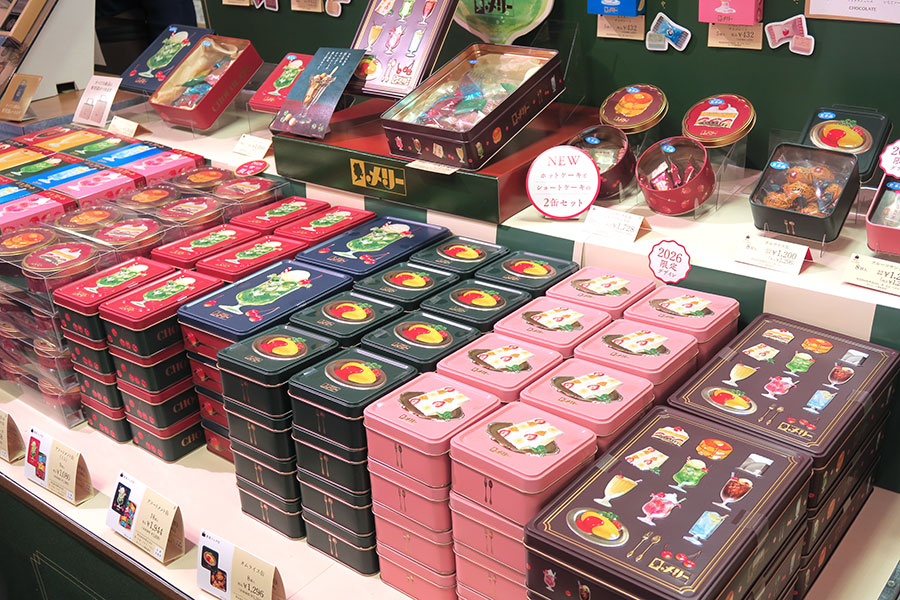 メリーチョコレートの「はじけるキャンディチョコレート。」では、レトロな缶が多数販売されている