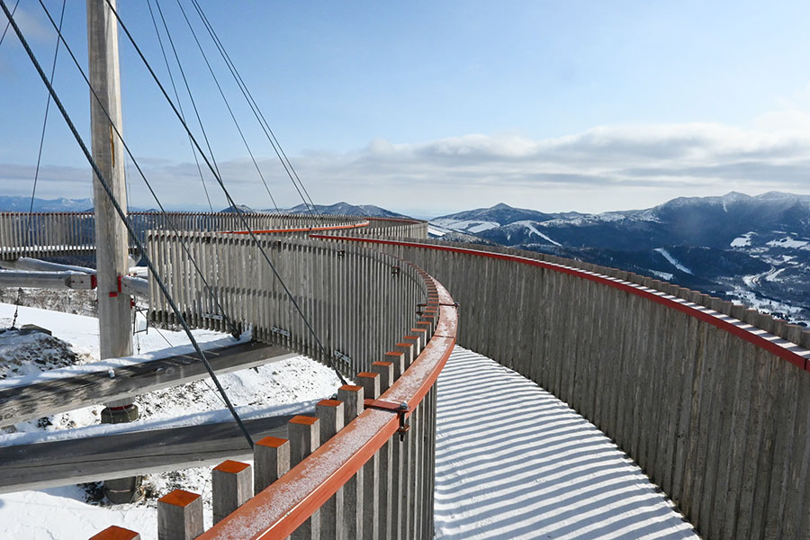 雲をかたどった形の「Cloud Walk」。アフタヌーンティーのティースタンドは、このスポットをイメージしている