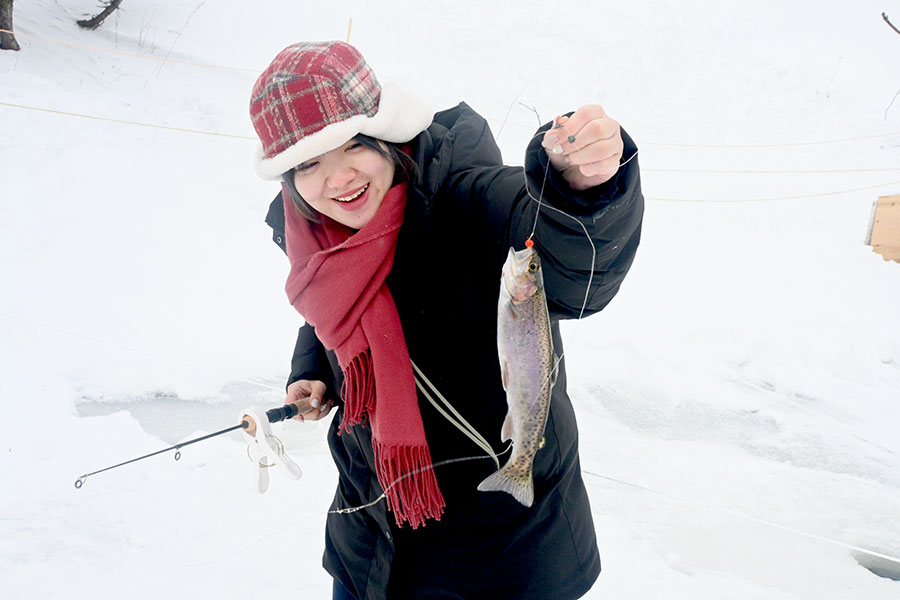 全く釣れない人のために用意された「魔法の穴」も…。みんなに楽しんで帰ってもらおうという気持ちを感じる