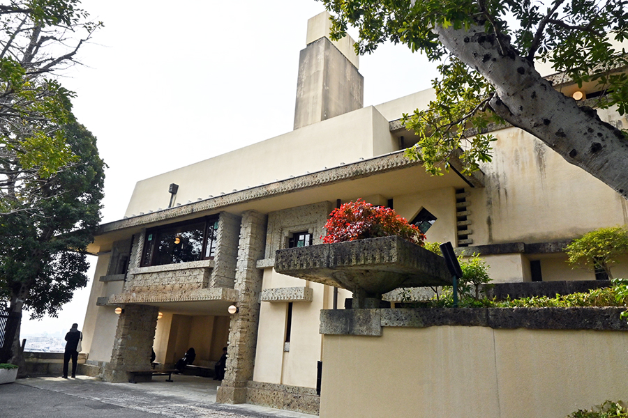 「ヨドコウ迎賓館」の外観(Lmaga.jp撮影)