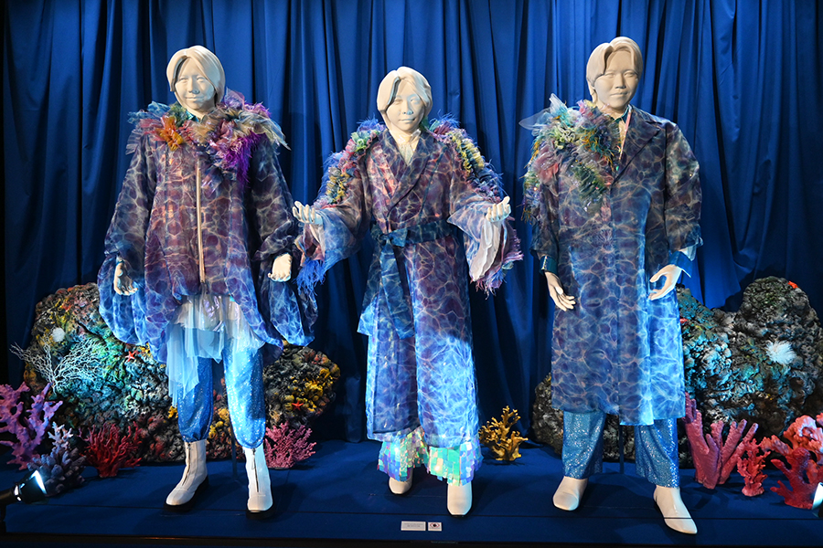 『Mrs. GREEN APPLE Wonder Museum』に展示されているステージ衣装(Lmaga.jp撮影)
