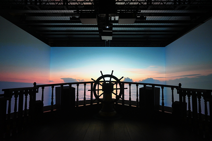 『Mrs. GREEN APPLE Wonder Museum』の4面プロジェクション(Lmaga.jp撮影)