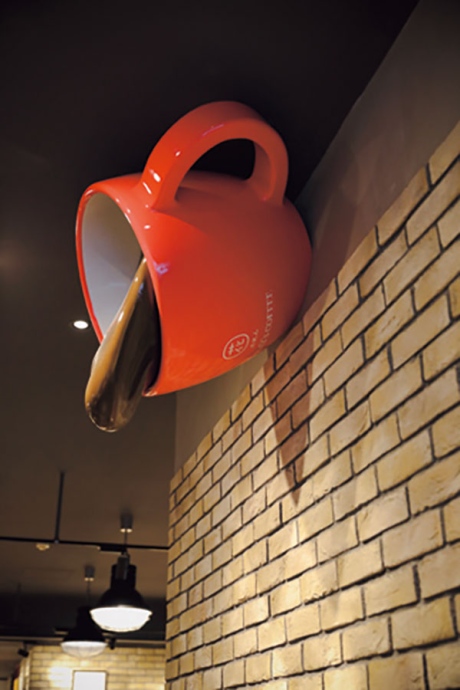 「花のれん タリーズコーヒー なんばグランド花月店」店内