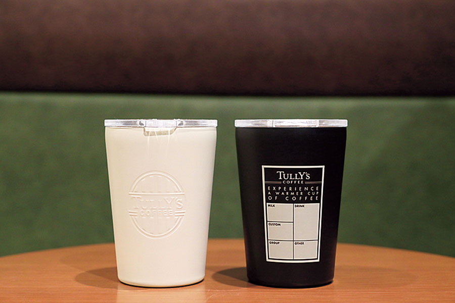 保温・保冷機能に優れるタリーズロゴカップタンブラー各2,970円はギフトにもお薦め。