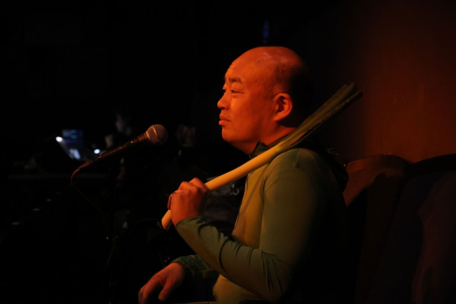 『シャイニング盆踊り with DJ KELLY』でタマーに扮するギャロップ林(3月22日/COOL JAPAN PARK OSAKA TTホール)