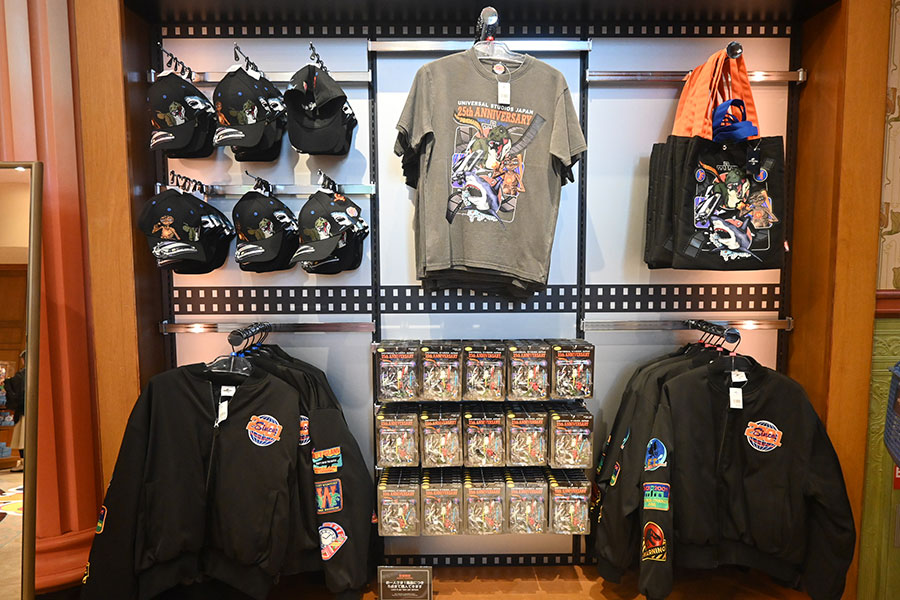 25周年を記念し、「ユニバーサル映画」の歴代の人気アトラクショングッズも登場(3月3日/ユニバーサル・スタジオ・ジャパン)