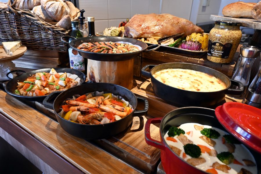 「ANAクラウンプラザホテル神戸」4階「カジュアルダイニング ザ・テラス」は開放的な雰囲気