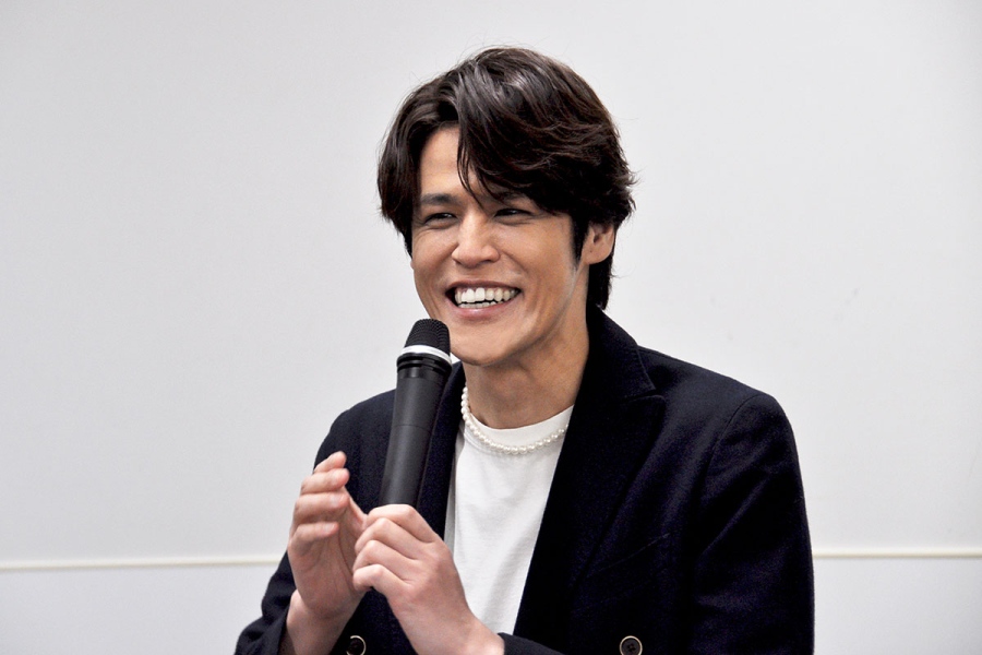 大阪でおこなわれた『アケチコ!~蒸気の黒ダイヤ、あるいは狂気の島~』の会見にて。宮野真守(4月3日・Lmaga.jp撮影)