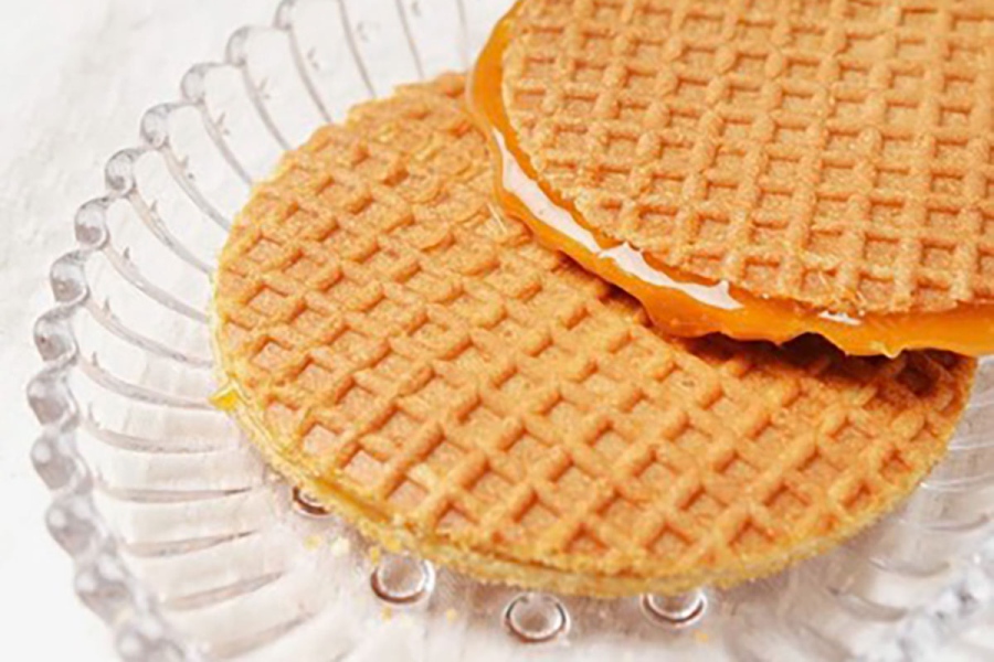 オランダ館で提供されていた「ストロープワッフル」(1枚・270円)