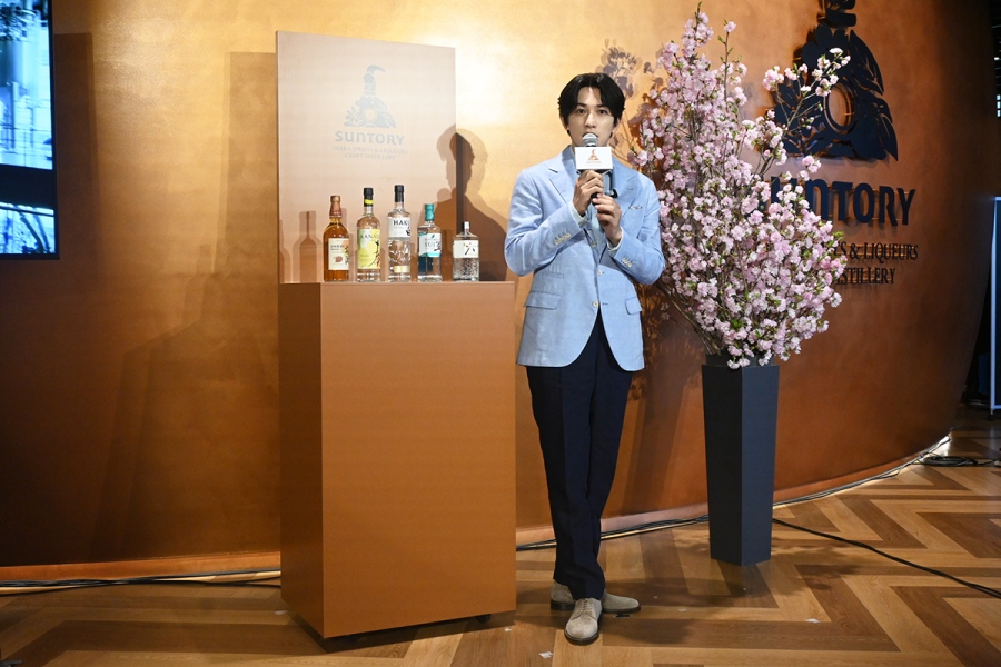 「サントリー大阪工場」に登場した町田啓太(4月8日・大阪市内・Lmaga.jp撮影)