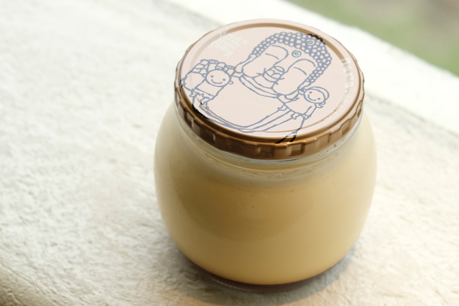 『春のEGG SWEETSマルシェ』に登場する「まほろば大仏プリン(大)カスタード」(1日限定30個)