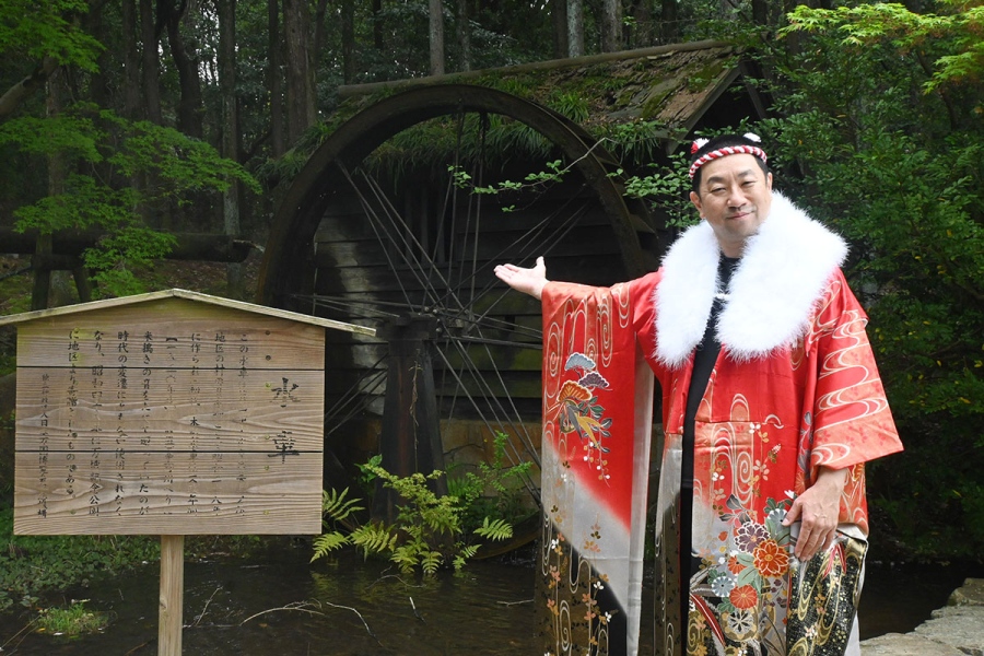 水車も回っているので、盆踊り!?(2026年4月13日・Lmaga.jp撮影)