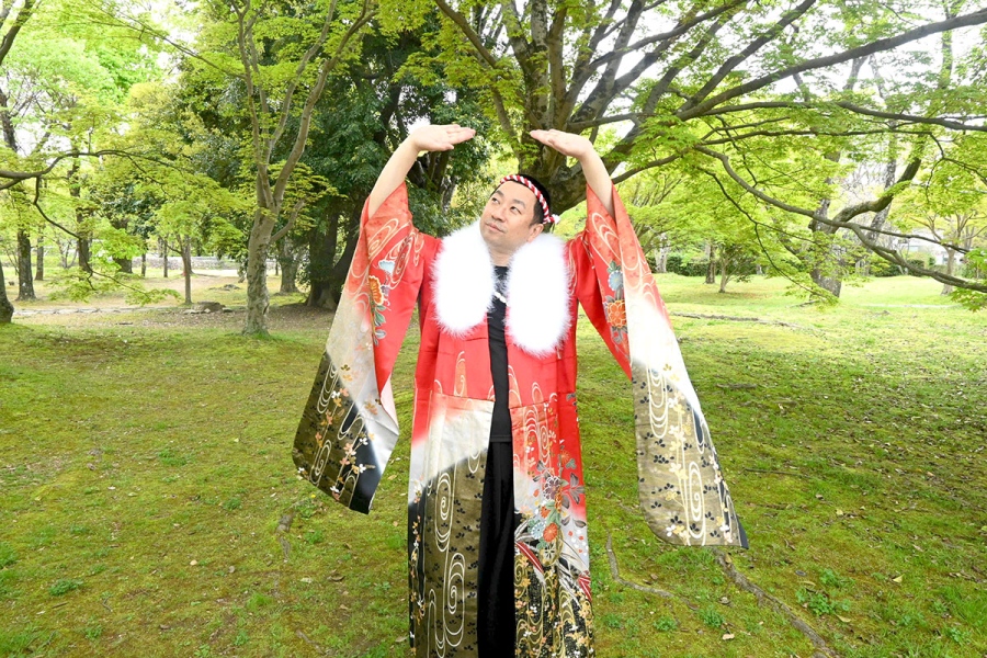 木も、周りを回れば、盆踊り!(4月13日/Lmaga.jp撮影)