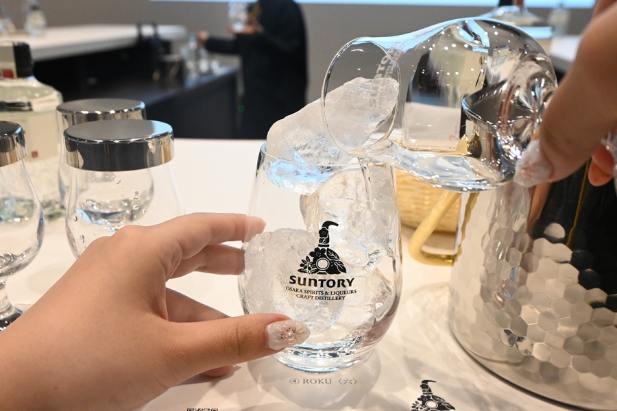 リキュール『KANADE(奏)』を使ったカクテル作り(Lmaga.jp撮影)