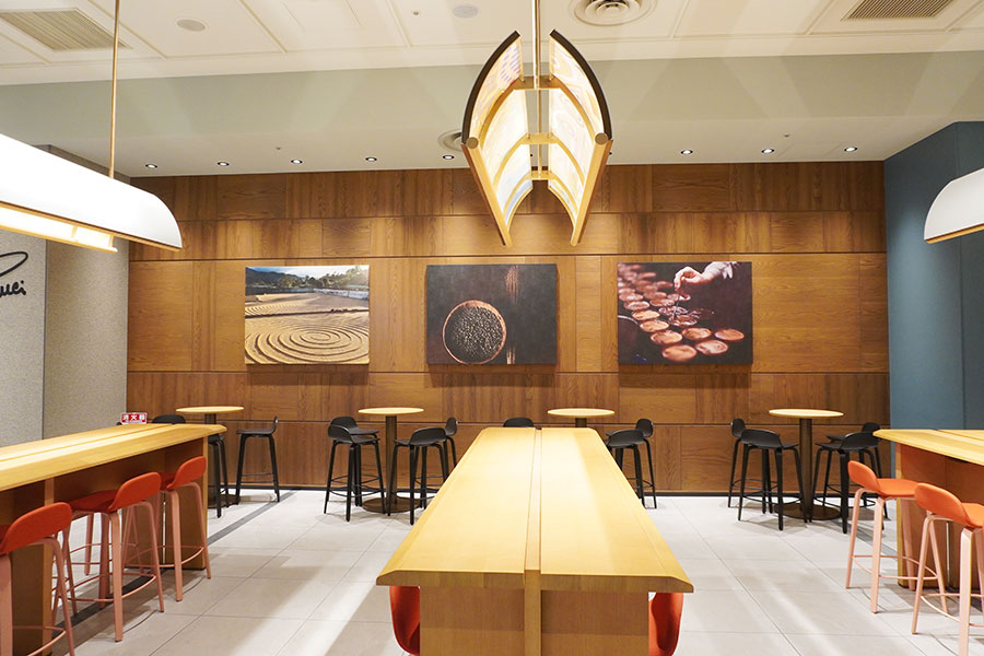 一部は日本の喫茶店をイメージし、明るくあたたかみのあるデザインに(Lmaga.jp撮影)