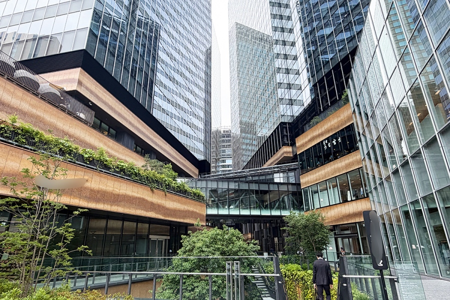 「グラングリーン大阪」南館の外観(Lmaga.jp撮影)