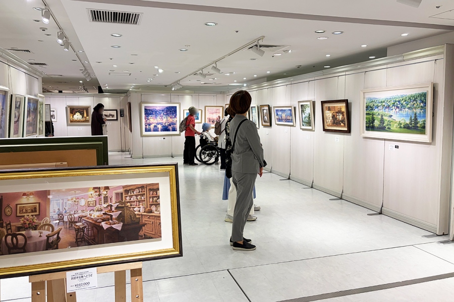 「大丸梅田店」7階 特設会場にて開催中の画業35周年記念展 6日間だけの「笹倉鉄平ミュージアム」(Lmaga.jp撮影)