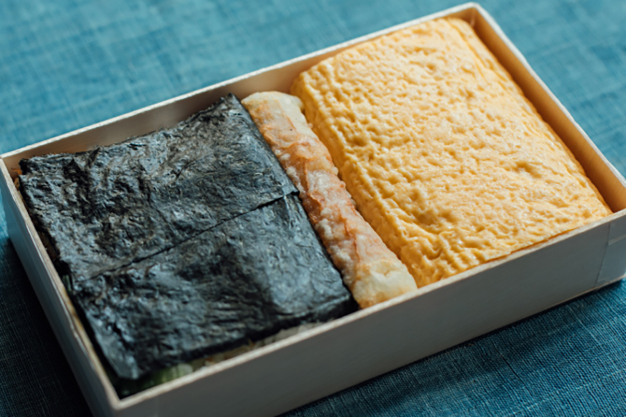 「ALLOUNENO」のうね乃弁当(1折1944円、販売予定数100折)。 販売開始時間は11時30分、6月3日のみ販売