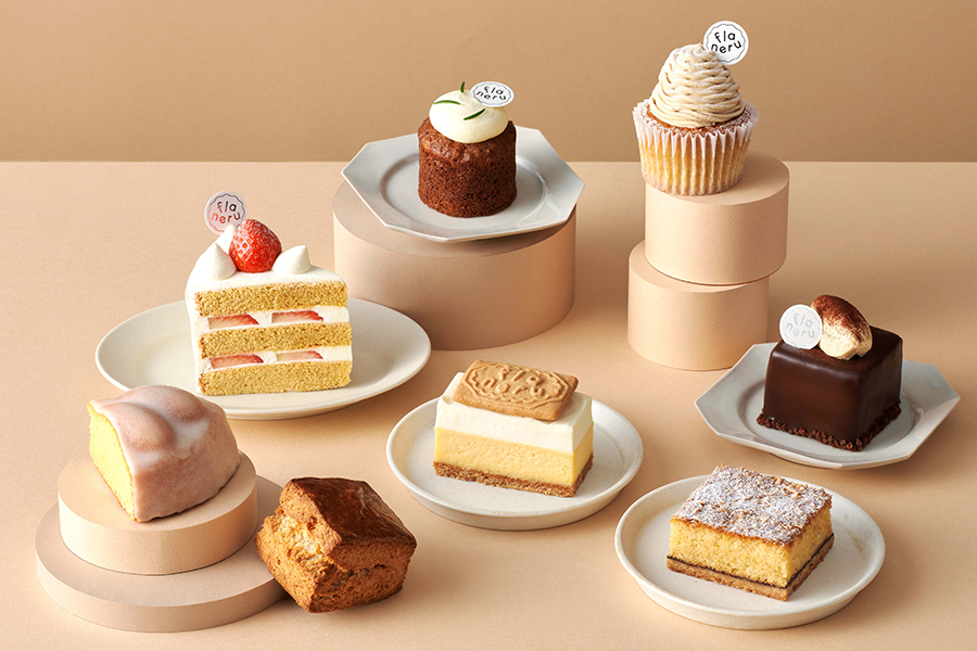 「flaneru 粉と砂糖と」には、きび糖のショートケーキ(1個・756円)やflaneruチーズケーキ(1個・778円)など生菓子も