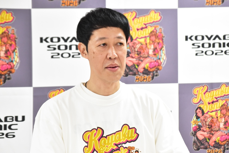 最後に「とんでもないコラボがあります」と匂わせた小籔(5月29日・大阪市内・Lmaga.jp撮影)